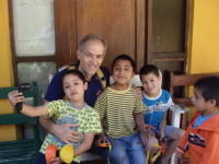 Massimo Scodavolpe responsabile del progetto SaD tra i bambini di Quinta de Tilcoco